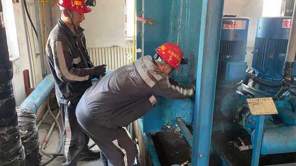 陜煤建設(shè)洗選煤運(yùn)營公司檸條塔運(yùn)營項(xiàng)目部：供熱設(shè)備檢修忙 冬季“溫暖”有保障