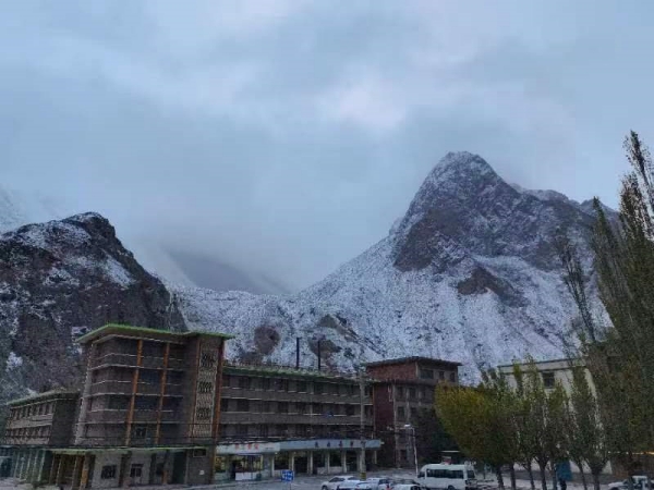 陜煤建設機電安裝公司深入鏡鐵山項目檢查安全生產(chǎn)工作