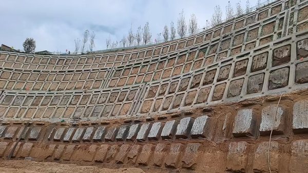 陜煤建設(shè)路橋分公司彬長項(xiàng)目部多舉措大干快進(jìn)不松懈