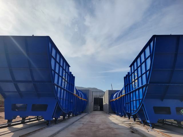 陜煤建設(shè)韓城分公司土建十三項(xiàng)目部承建的通風(fēng)機(jī)風(fēng)道及基礎(chǔ)、通風(fēng)機(jī)配電室工程順利通過(guò)竣工驗(yàn)收