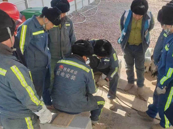 陜煤建設(shè)機電安裝公司： 以老帶新傳幫帶 以新促老共成長