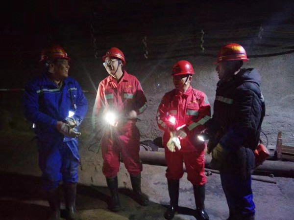 陜煤建設(shè)機電安裝公司黨政工春節(jié)深入一線檢查指導工作看望堅守崗位職工