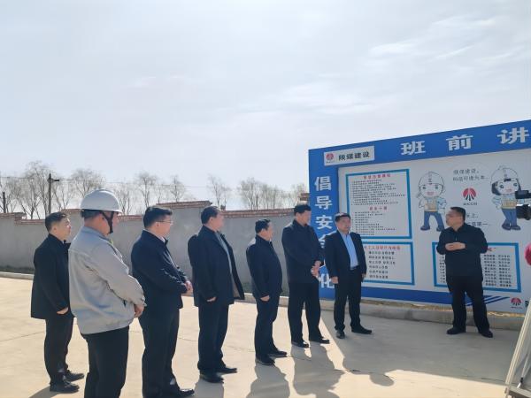 咸陽市委常委、副市長羅軍一行蒞臨淳化縣服務設施建設項目進行視察