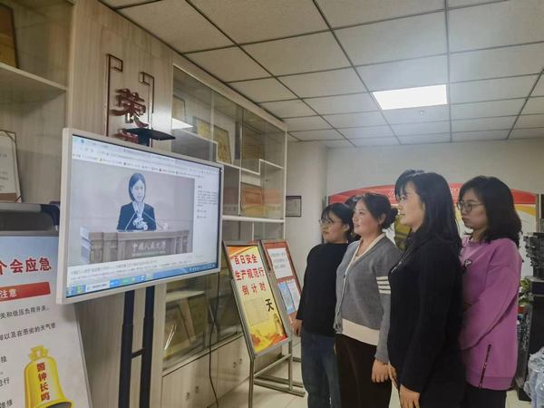 陜煤建設(shè)礦建二公司：看齊勞模標桿 汲取奮進力量