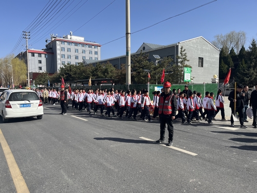 陜煤建設(shè)榆林公司第一項(xiàng)目部：開啟“守護(hù)模式”為學(xué)子們安全保駕護(hù)航 踐行國企社會(huì)擔(dān)當(dāng)