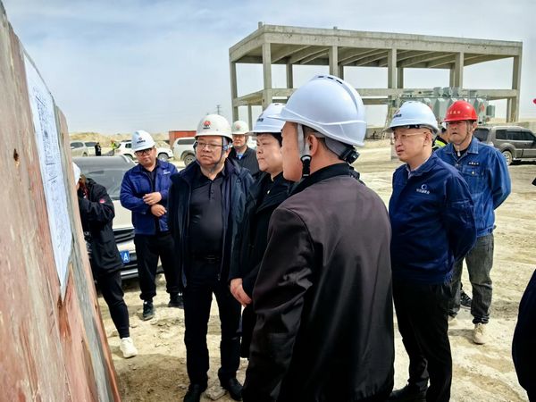陜煤集團總會計師楊璇蒞臨青海西臺一體化應用示范項目檢查指導工作