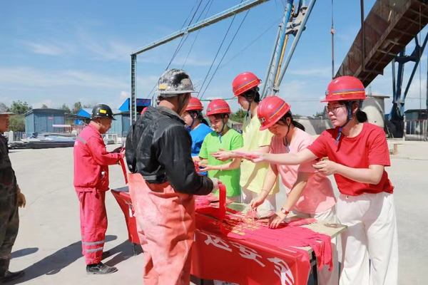 陜煤建設(shè)礦建二公司：工會(huì)服務(wù)無大小，一舉一動(dòng)暖人心