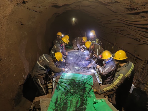 陜煤建設機電安裝公司：鉚足干勁搶進度，細致慎微保安全