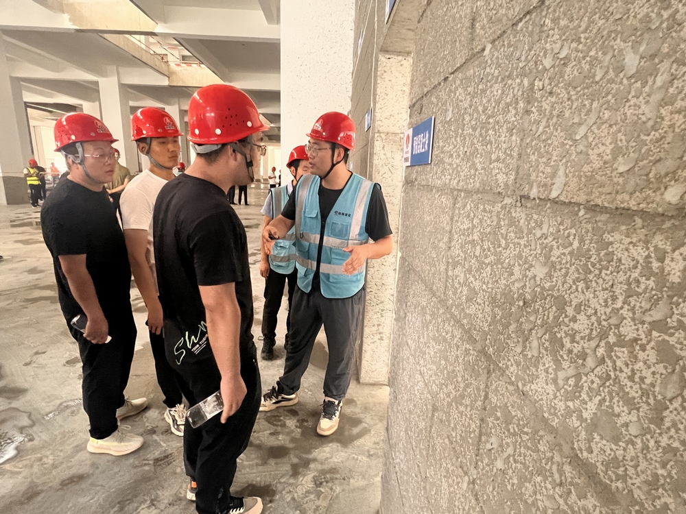 陜煤建設(shè)渭南分公司“補(bǔ)短板、強(qiáng)弱項(xiàng)、重落實(shí)”對(duì)標(biāo)交流學(xué)習(xí)圓滿收官