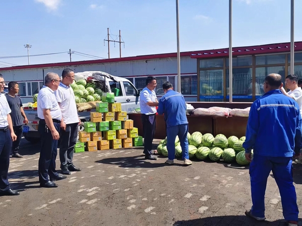 陜煤建設(shè)煤礦運(yùn)營服務(wù)分公司：你戰(zhàn)高溫 我送清涼