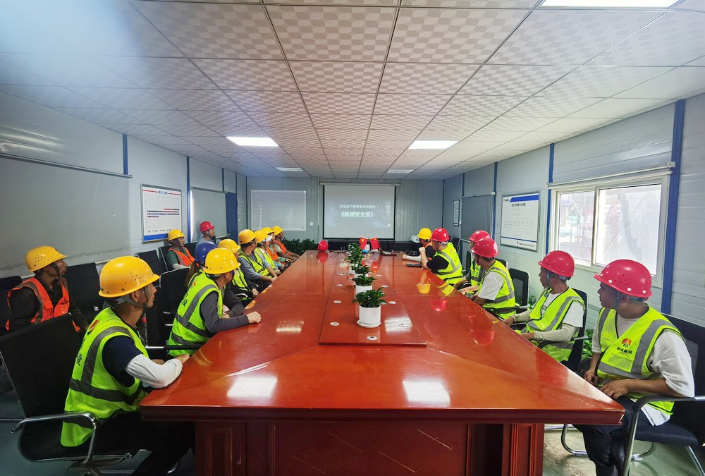 陜煤建設(shè)天工公司土建第二十項(xiàng)目部：學(xué)安全、行安全、練安全