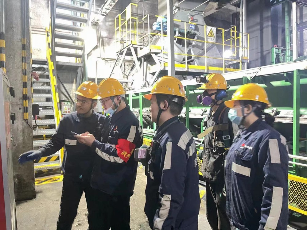 陜煤建設(shè)洗選煤運(yùn)營(yíng)公司紅柳林洗煤廠項(xiàng)目部：實(shí)施“黨建+”三項(xiàng)工程 筑牢安全生產(chǎn)基石