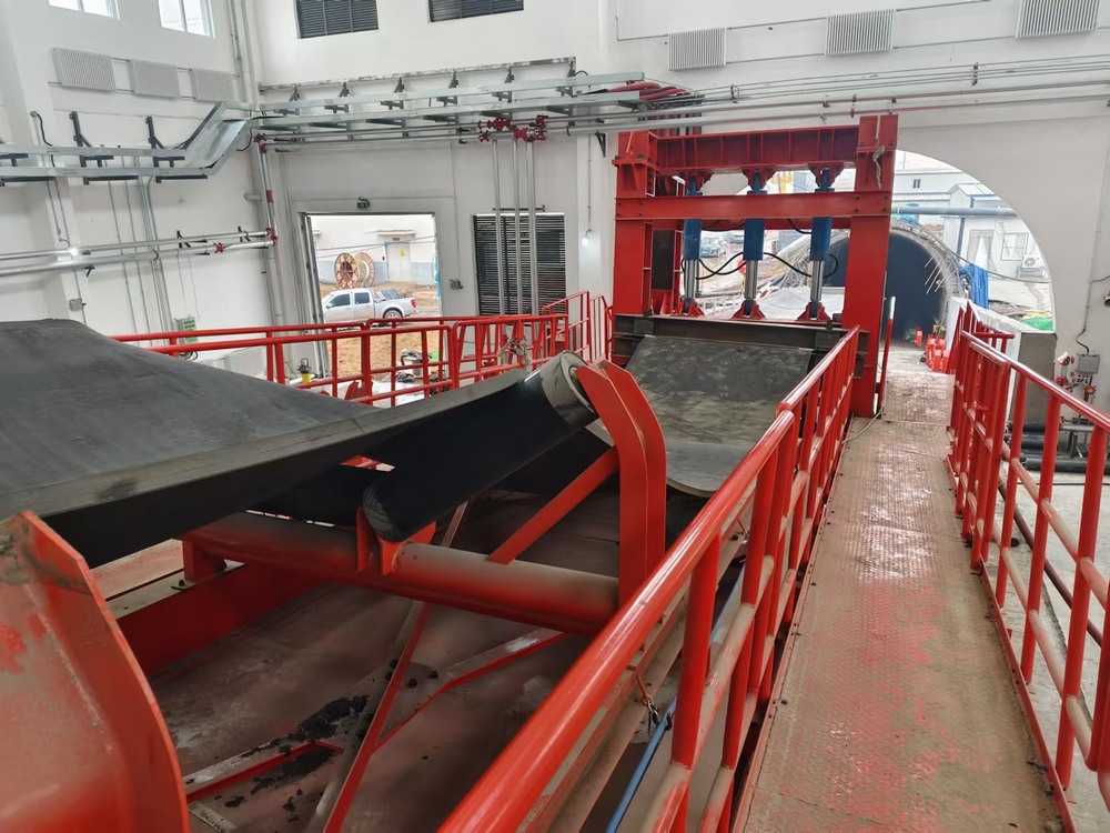 拼搏實干，共赴秋實