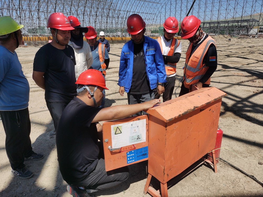 陜煤建設(shè)天工公司新疆第一項(xiàng)目部：繃緊安全管理弦，奏響百安行動(dòng)樂(lè)章