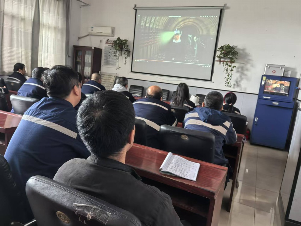 陜煤建設(shè)洗選煤運(yùn)營公司澄合山陽運(yùn)營項(xiàng)目部：以安全“預(yù)警”?！绊槙场辫T“防線”