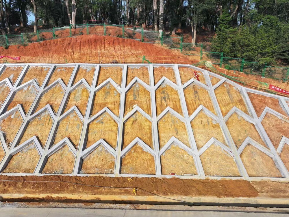 陜煤建設(shè)西北分公司：攻堅克難啃“骨頭”、邊坡治理顯成效