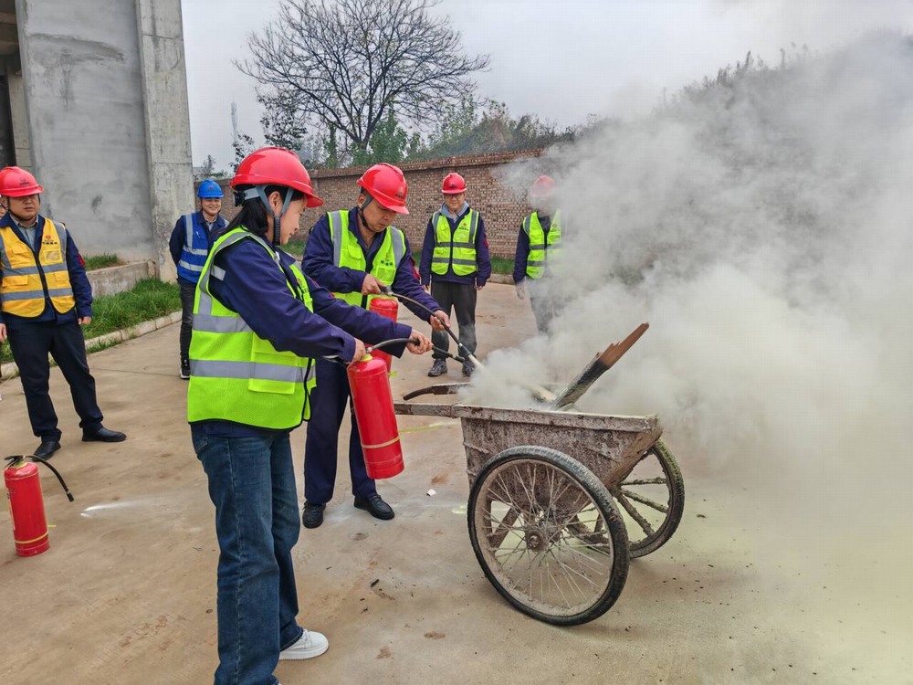 陜煤建設(shè)銅煤公司第一項(xiàng)目部：多措并舉筑防線(xiàn) 演練行動(dòng)護(hù)安全