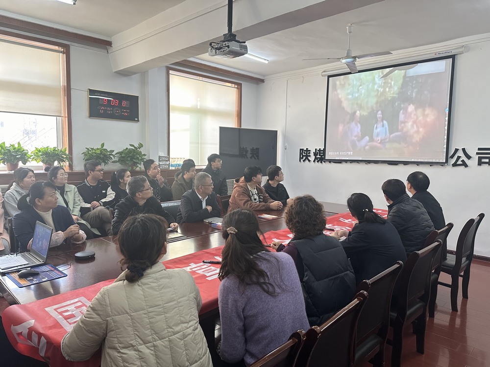 陜煤建設(shè)機(jī)電安裝公司：宣傳月里敲響安全長(zhǎng)鐘