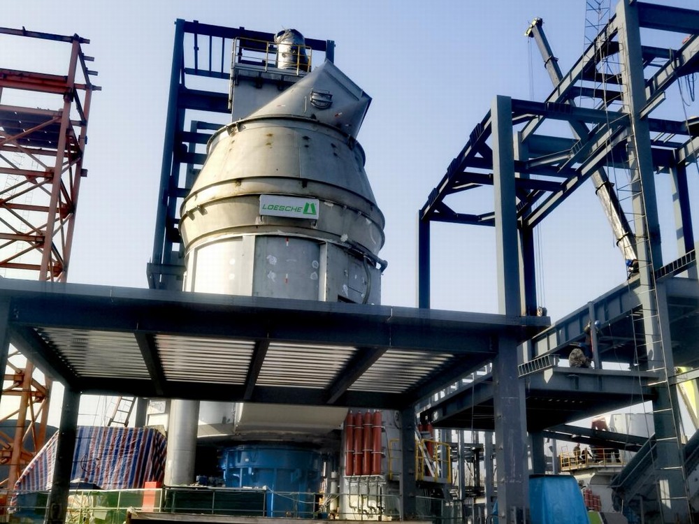 陜煤建設機電安裝公司建材科技項目部順利完成2#礦渣磨機主體安裝