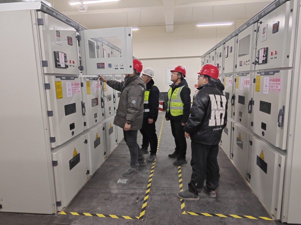 陜煤建設銅煤公司泰寶酒店式公寓項目“喜迎”送電 展現(xiàn)高效執(zhí)行力。