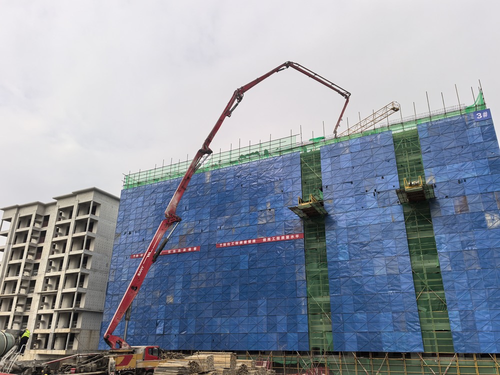 實力彰顯！陜煤建設天工公司承建的大秦·山水逸境項目全部工程主體結構順利封頂