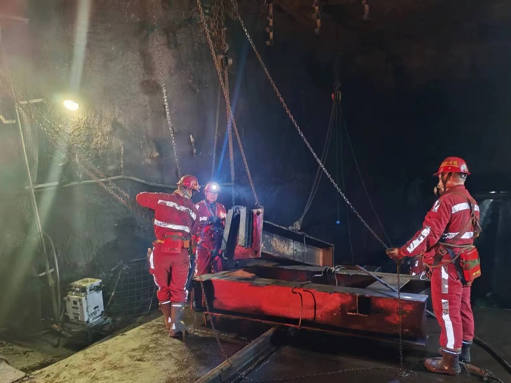 陜煤建設機電安裝公司：崗位上的春節(jié)，他們的堅守很 “燃”