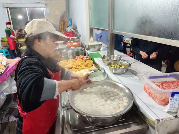 陜煤建設煤礦運營服務分公司：溫情滿滿過元宵