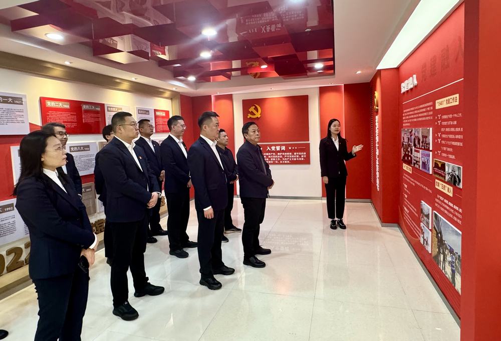 徐五才深入陜煤建設(shè)所屬單位調(diào)研指導(dǎo)工作