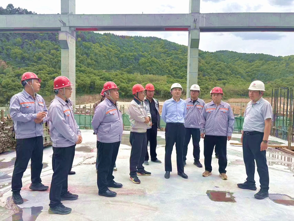 黃陵礦業(yè)集團(tuán)黨委副書記、總經(jīng)理趙小兵“五一”期間深入天工公司基層項目檢查指導(dǎo)