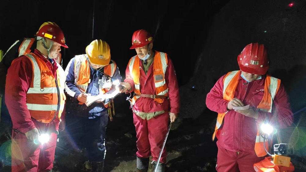 陜煤建設(shè)礦建三公司：請(qǐng)收看！“五一”勞動(dòng)特寫