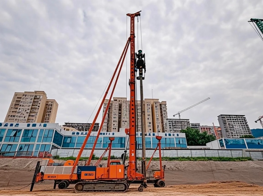 陜煤建設天工公司土建第二十七項目部：從“施工”到“綠建”，環(huán)保鉆機為浐灞住宅項目注入生態(tài)動能