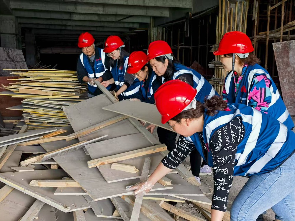 黨建引領聚合力  黨團聯動促節(jié)能