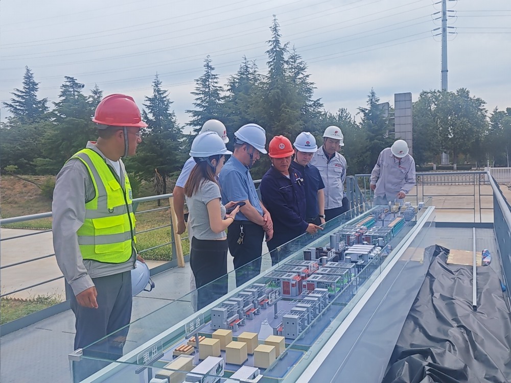 陜煤集團(tuán)基本建設(shè)管理部高級主任師黃社民一行蒞臨陜煤建設(shè)承建的年產(chǎn)四萬噸高檔鋰電電解銅箔項(xiàng)目檢查指導(dǎo)工作