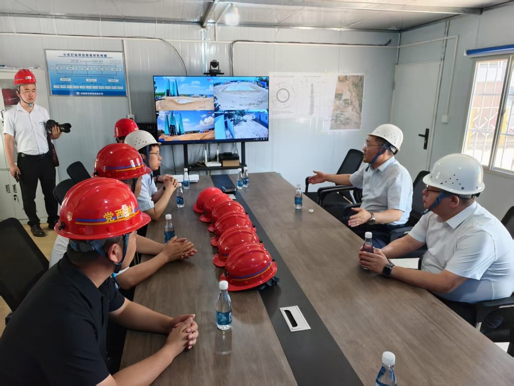 陜煤集團(tuán)基本建設(shè)部副總經(jīng)理王建立赴陜煤建設(shè)礦建二公司小莊煤礦義門風(fēng)井項(xiàng)目籌備現(xiàn)場調(diào)研