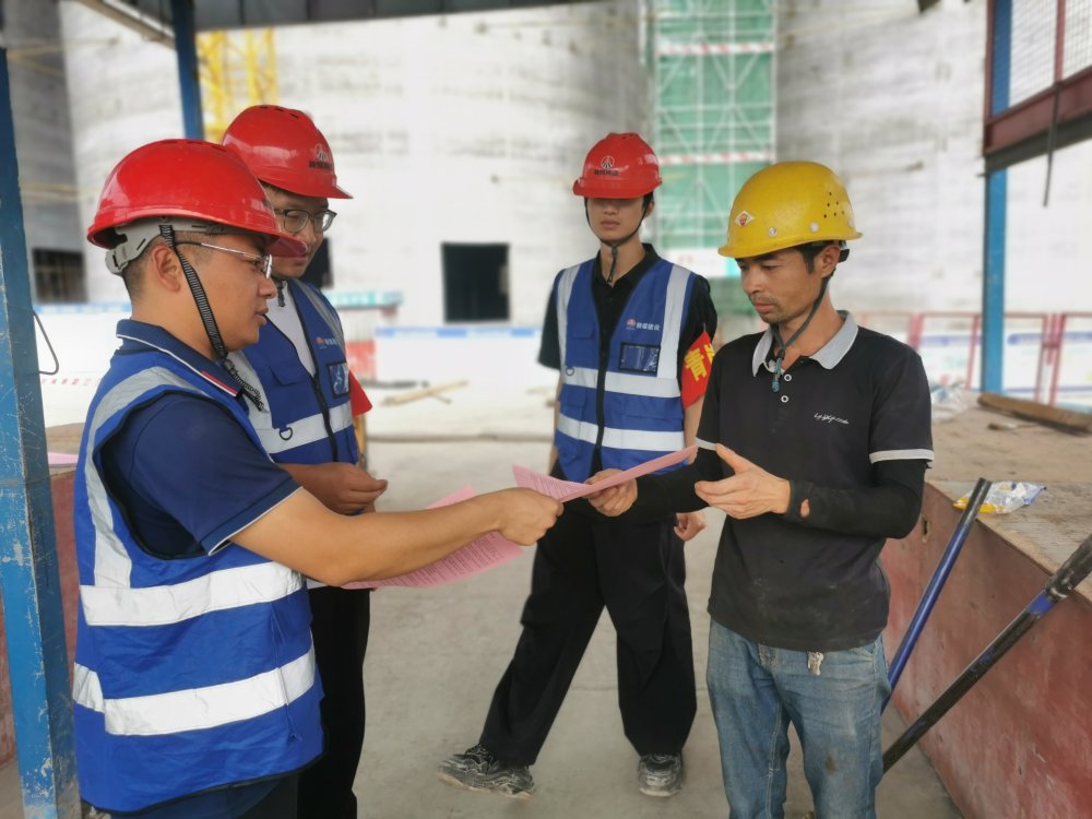 “炎值”勁爆！看陜煤建設(shè)韓城分公司土建十一項(xiàng)目部如何積極應(yīng)對(duì)高溫“烤”驗(yàn)