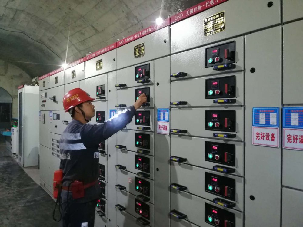 陜煤建設渭南分公司第一安裝項目部：你戰(zhàn)高溫，我送清涼，這個夏天不服“暑”