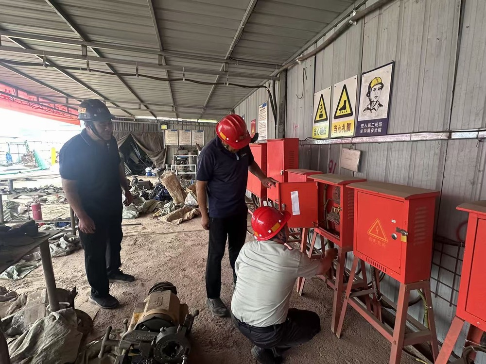 安全生產(chǎn)不放假，應(yīng)急值守不“打烊”—陜煤建設(shè)礦建二公司開(kāi)展“雙節(jié)”期間安全生產(chǎn)大排查