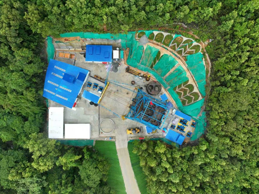 陜煤建設(shè)礦建三公司：抗臺穩(wěn)電勇攻堅 大干四季度啟新程