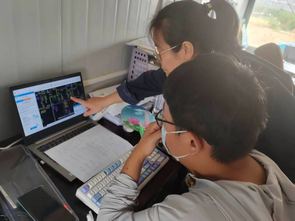 陜煤建設(shè)韓城分公司土建一項(xiàng)目部：巾幗力量綻芳華，鏗鏘玫瑰別樣紅