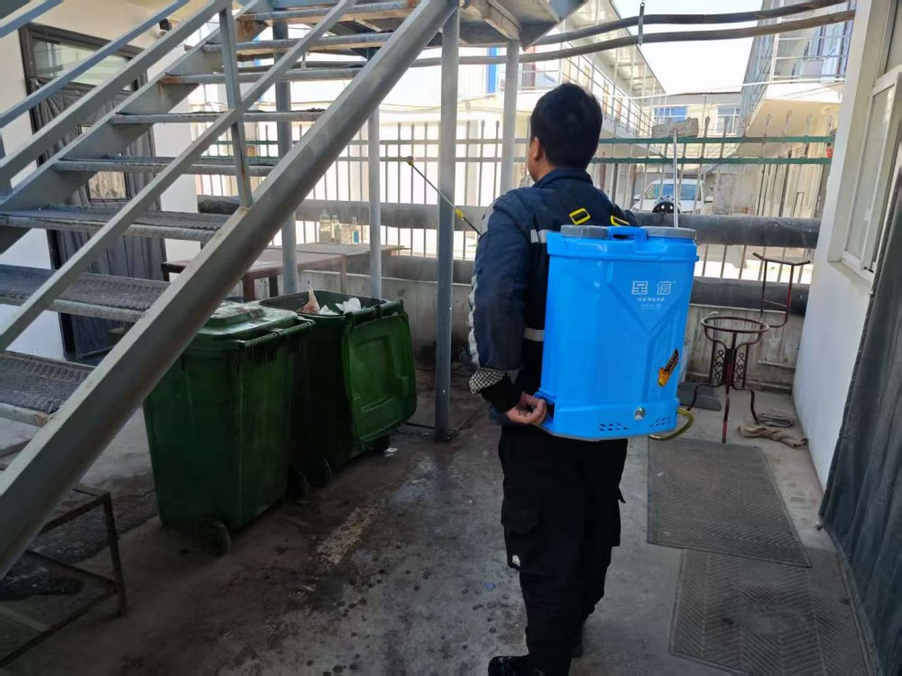 陜煤建設(shè)煤礦運(yùn)營服務(wù)分公司：冬日雙線守護(hù)，溫暖與精準(zhǔn)并行