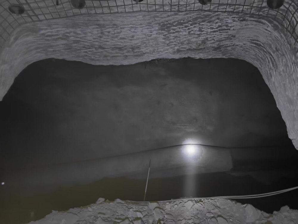 陜煤建設(shè)礦建三公司華龍項(xiàng)目部 專(zhuān)用回風(fēng)巷與西翼回風(fēng)巷順利貫通