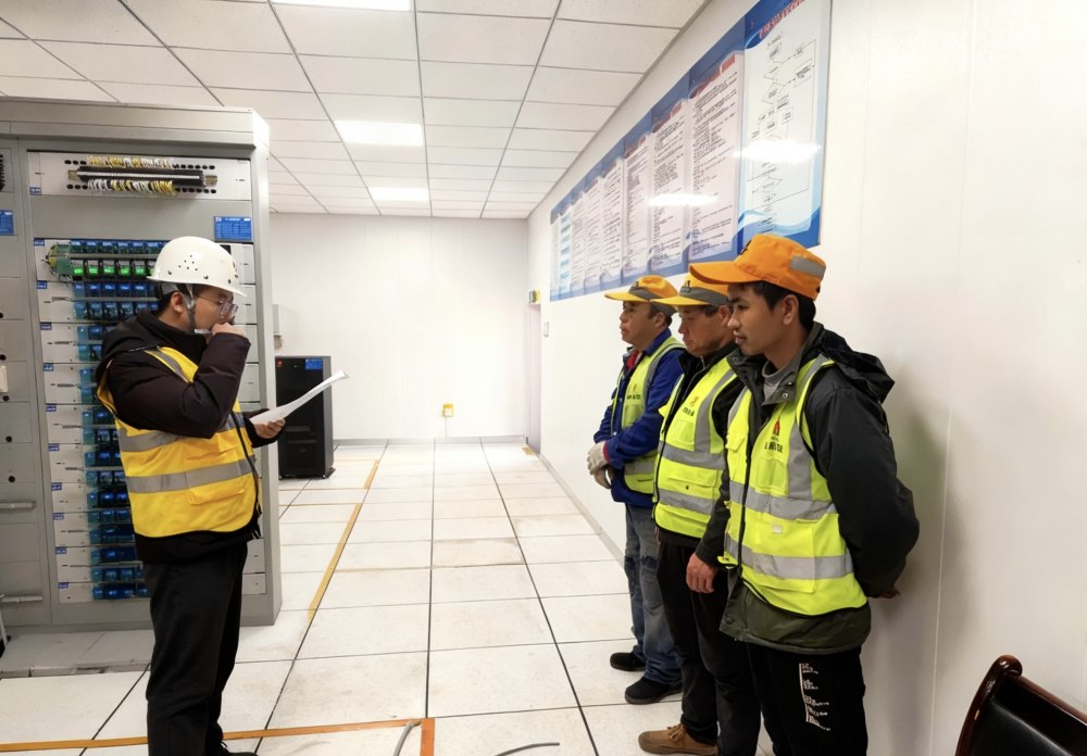 陜煤建設(shè)路橋分公司黃陵項(xiàng)目部以“干學(xué)結(jié)合”筑牢安全生產(chǎn)防線(xiàn)