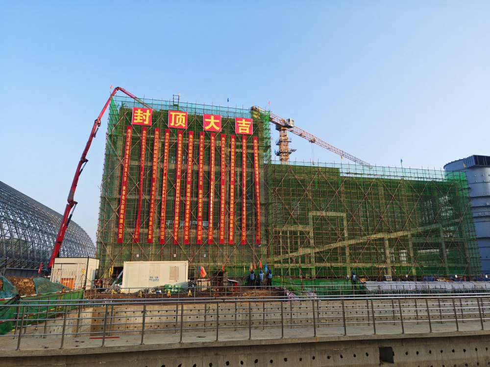 7座“中樞”全線封頂，陜煤建設韓城分公司土建十六項目部承建的陜煤信陽電廠輸煤“骨架”巍然挺立