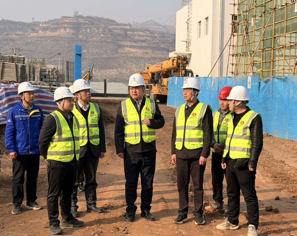 陜西省煤層氣公司黨委委員、紀(jì)委書記董巨國一行深入天工公司基層項(xiàng)目檢查指導(dǎo)