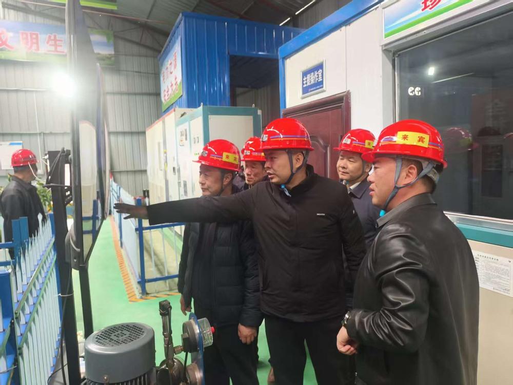 陜煤集團、韓城礦務(wù)局聯(lián)合檢查組蒞臨礦建二公司第二項目部檢查指導(dǎo)