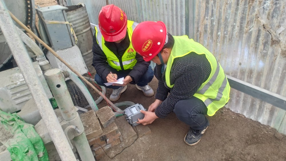 陜煤建設(shè)路橋分公司彬長項目部開展春季電氣預(yù)防性試驗，筑牢安全防線