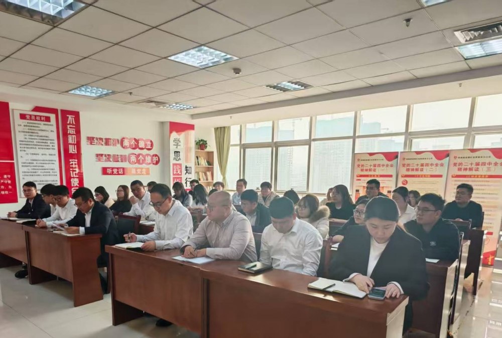 陜煤建設(shè)煤礦運(yùn)營服務(wù)分公司：借兩會春風(fēng) 抬奮進(jìn)龍頭