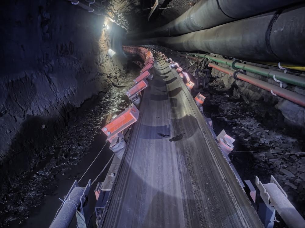 陜煤建設(shè)礦建二公司王峰項(xiàng)目部S1303工作面瓦斯抽采專(zhuān)用巷拐彎段掘進(jìn)實(shí)現(xiàn)施工效能新突破